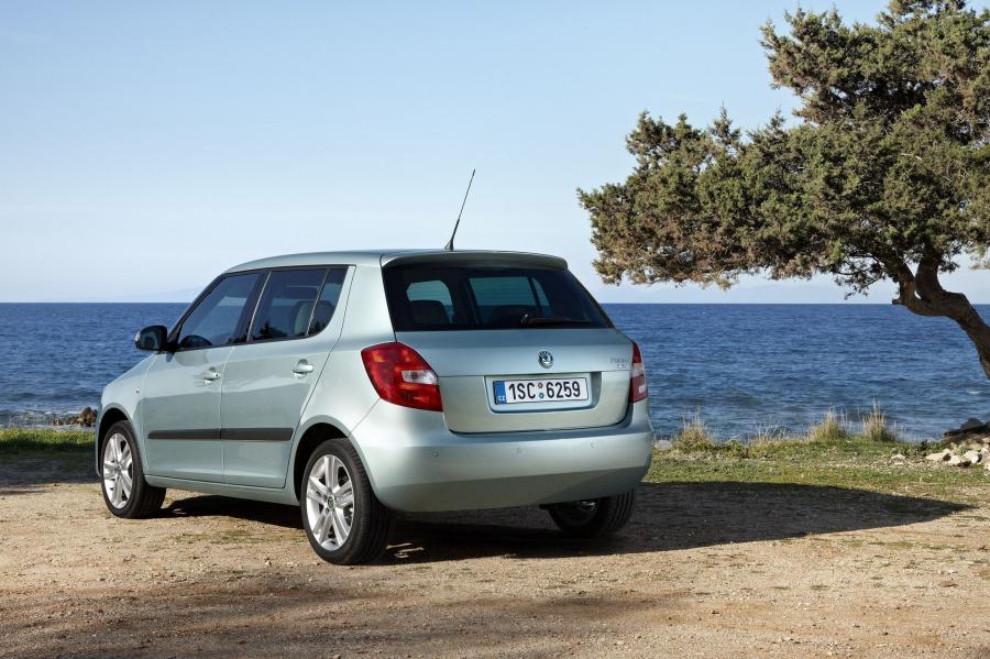  Skoda Fabia 2010 года  (фото 25 из 57)